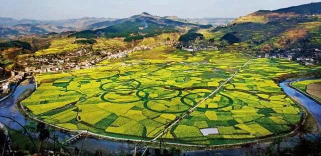 贵阳市开阳县十里画廊油菜花 崔亚东 摄