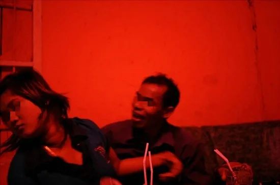 一个夜场女孩的自述｜故事FM