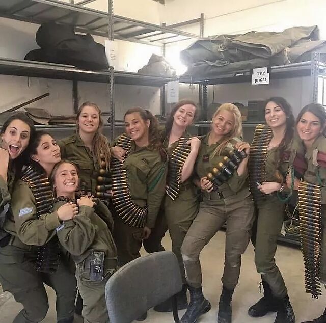 实拍以色列女兵:年满十八必须服役,身材颜值不输超模