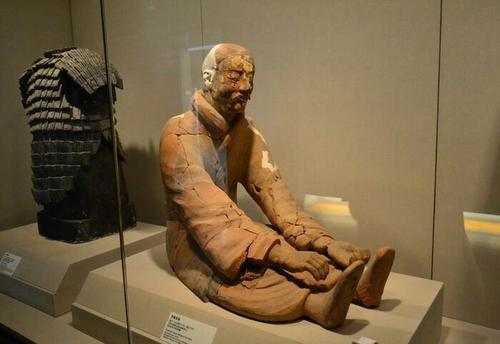 为何“箕踞”在中国古代是一种非常失礼的姿势?