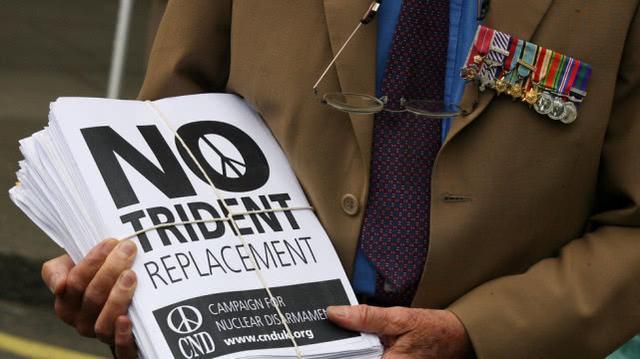 英秘密签订核武采购协议，网民愤怒：美国的哈巴狗