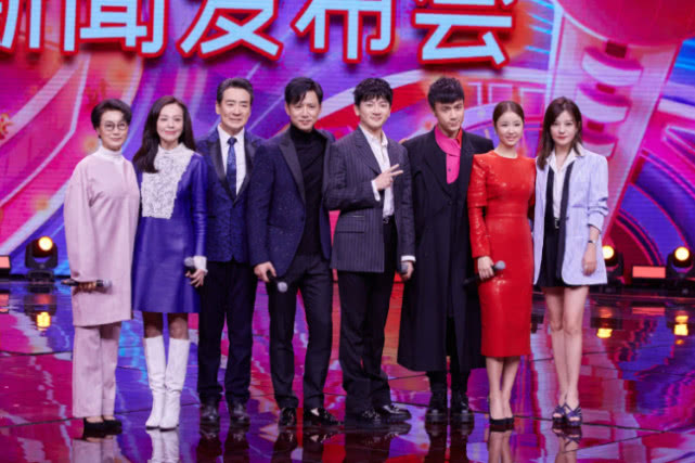 被问及如果有新版《情深深雨蒙蒙》,作为导演是否愿意执导时,赵薇表示