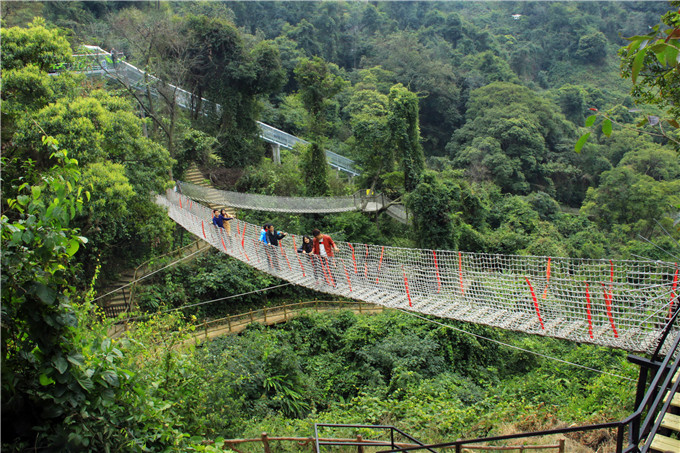 炎炎夏日去佛山南丹山可以这样玩,赏瀑踏溪捉山坑鱼__凤凰网