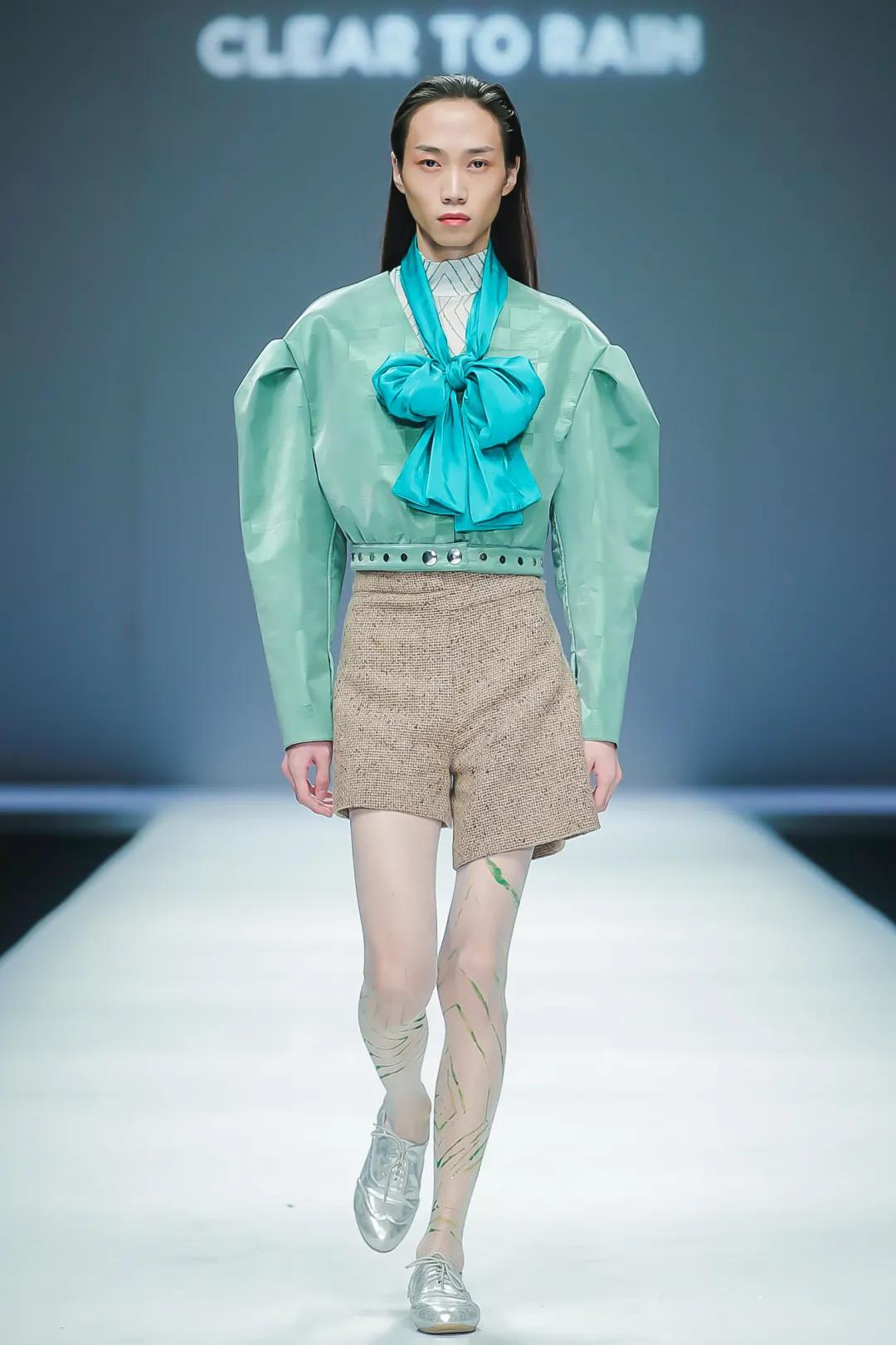 2021春夏服装流行元素,2021新款女装 趋势| 2021春夏中国国际时装周流行设计手法及元素分析