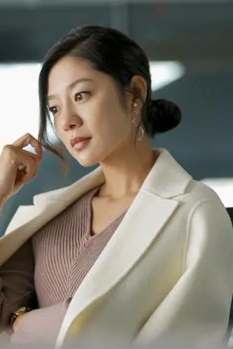真正的时髦男女,活在30年前的国产剧里