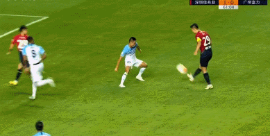 gif:登贝莱禁区内犯规普雷西亚多点球命中,深足2-0富力