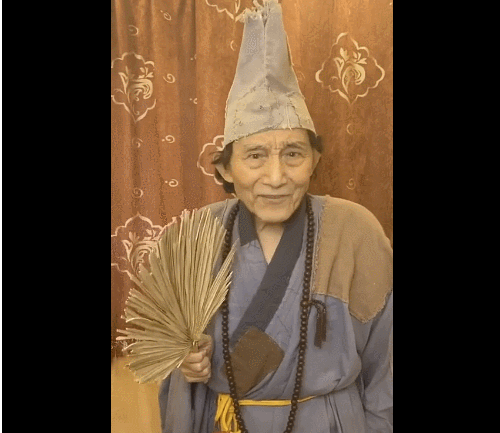 游本昌再扮济公为抗疫加油：医护人员“当代济公”