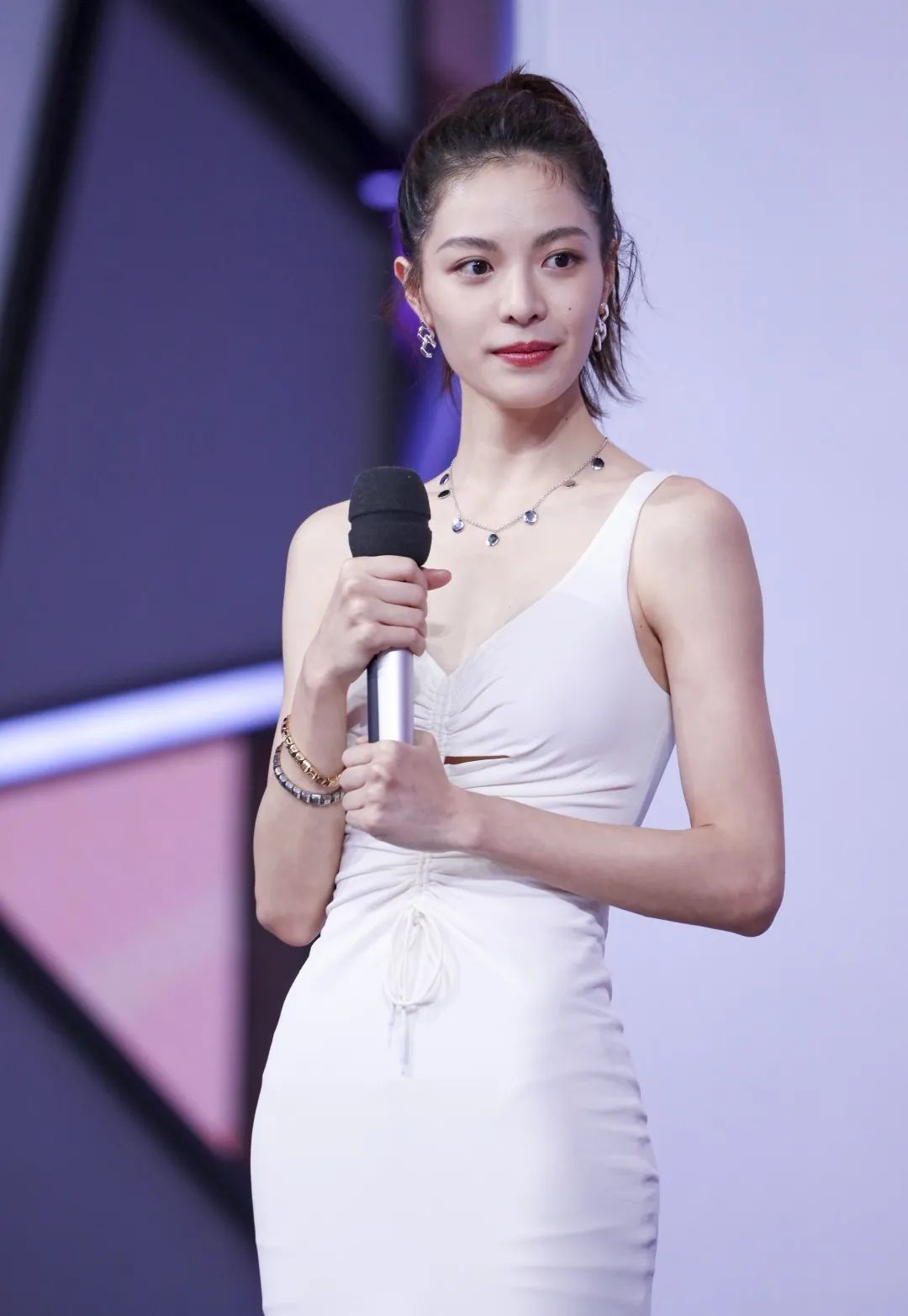 2020年的女明星 可真"敢露"啊