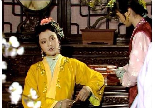 87版《红楼梦》之夏金桂剧照:外具花柳之姿,内秉风雷之性