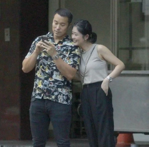 张孝全素人妻子首曝光,长相神似前女友万茜?