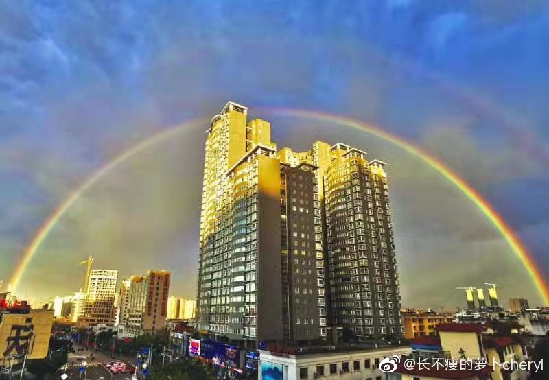 雷雨冰雹彩虹晚霞乳状云 贵州1天现5种气象景观