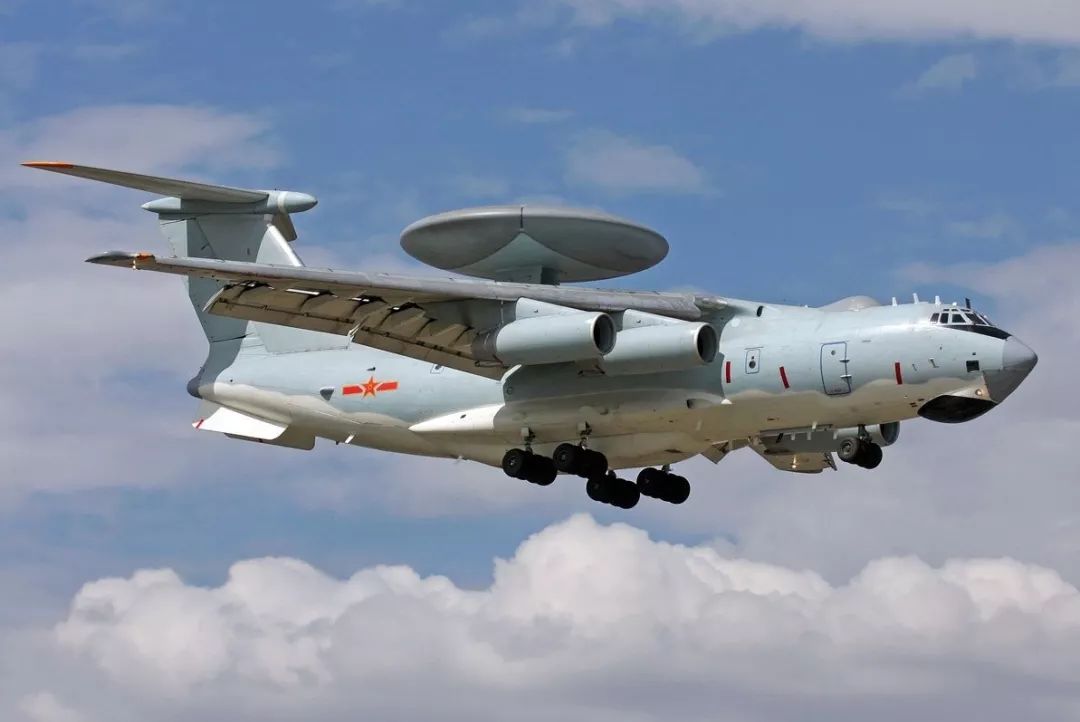 8架伊尔-76MD飞向武汉，我们自己的运-20在哪里