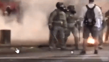 美军双航母刚开到亚太,本土传来密集枪响,白宫:不惜一切代价