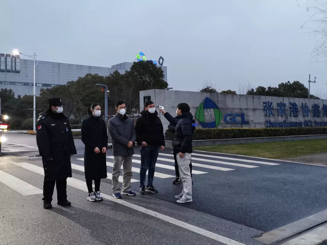 光伏百万人复工首日图集大放送锦浪上能固德威协鑫通威井然有序