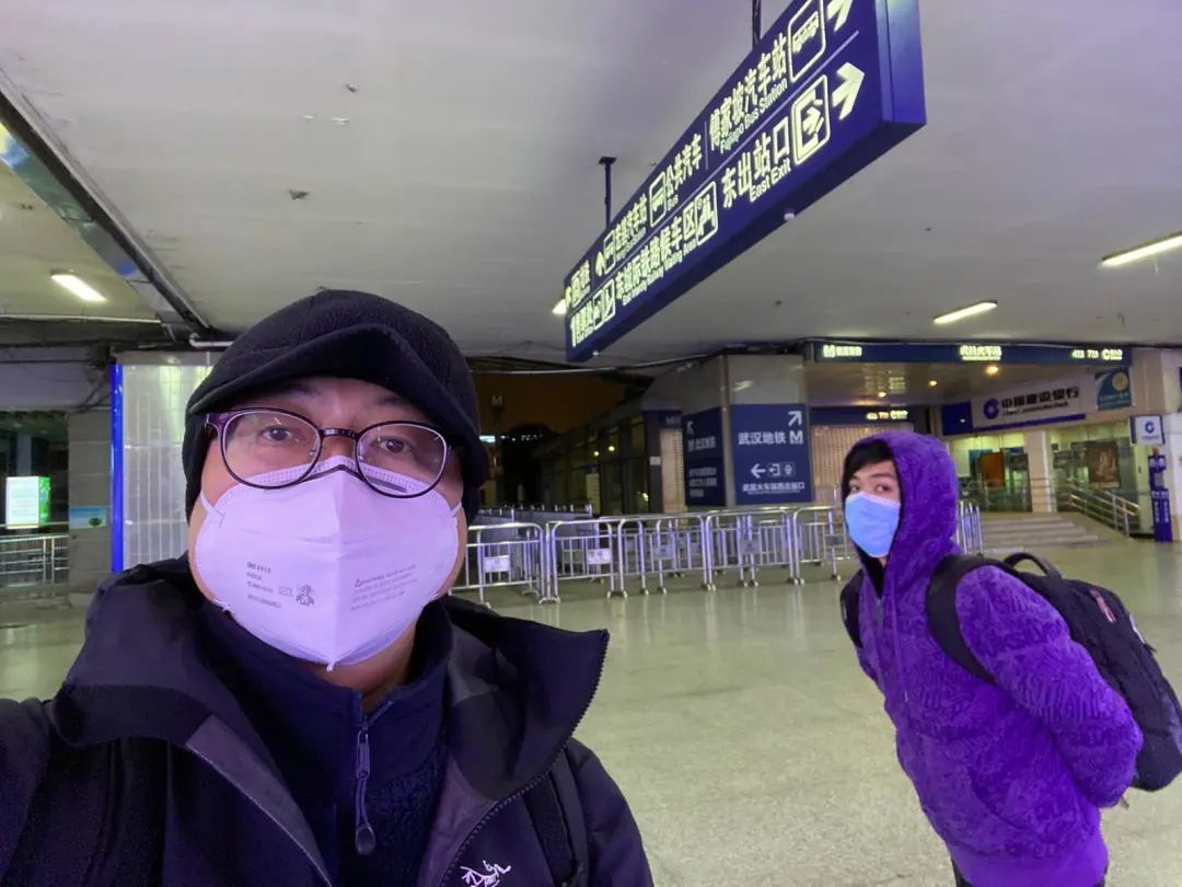 逆行四十日，香港摄记的武汉故事
