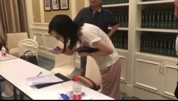 孙杨爆出一关键视频证据,可以证明是不是暴力抗检