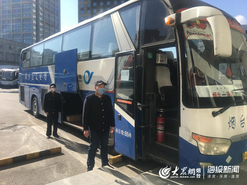 通讯员 李秀丽) 22日早7点,桃村发往烟台的县际客运班车从桃村汽车站