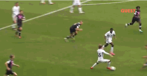 英冠赛场上演全武行!12秒内8记暴力飞铲,险些引发大