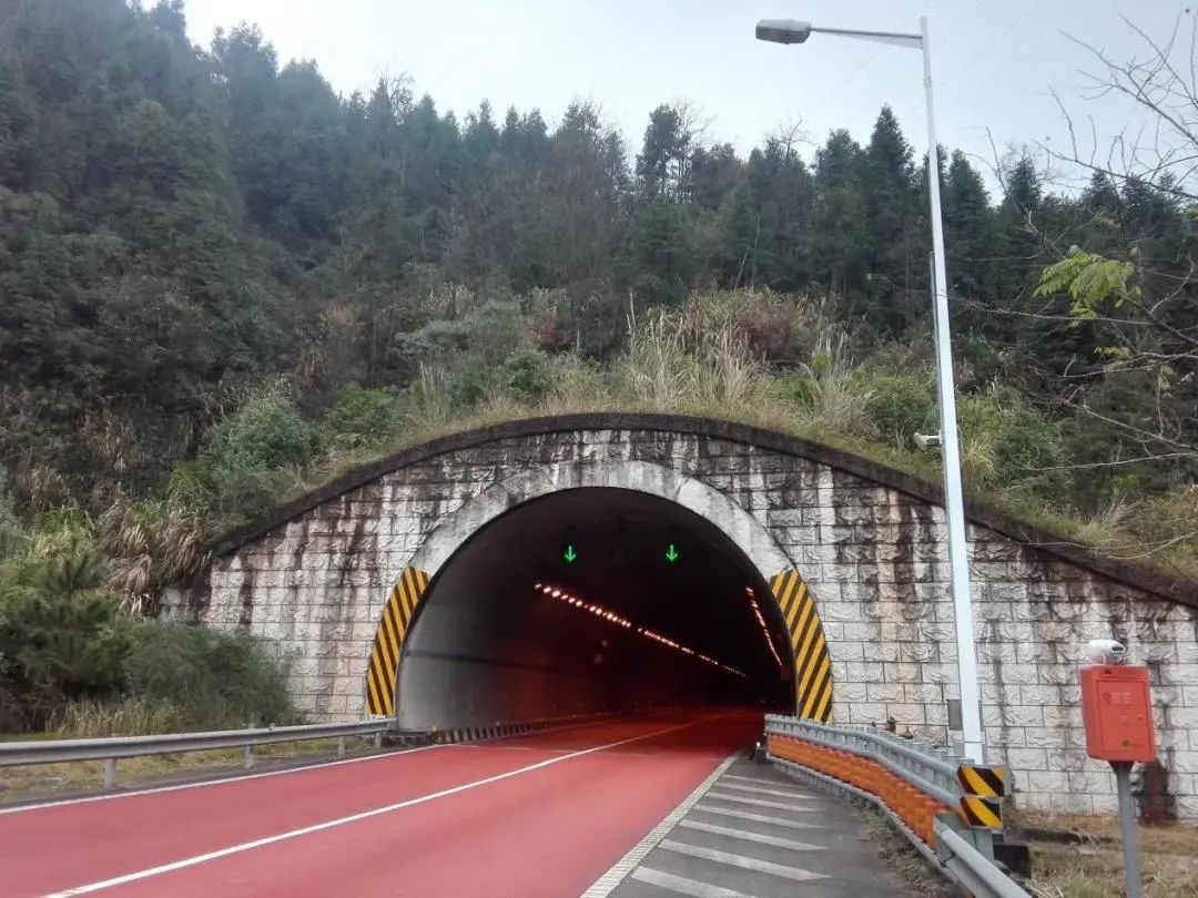 今天起湖南这条高速两隧道封闭三天