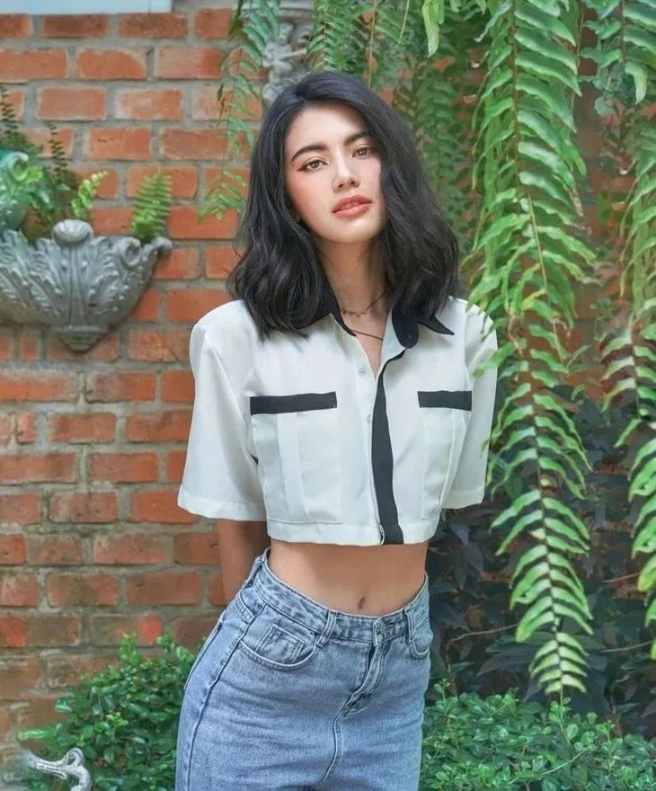 撞脸jennie的师妹12岁练出腹肌太早了吗