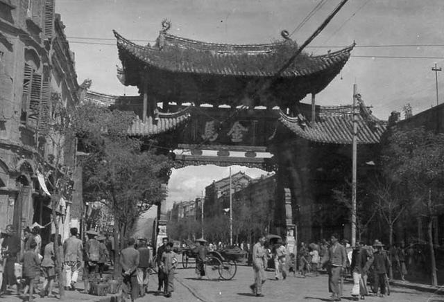 1930年的昆明老照片,圆通寺,碧鸡坊,金马坊,昆明西山