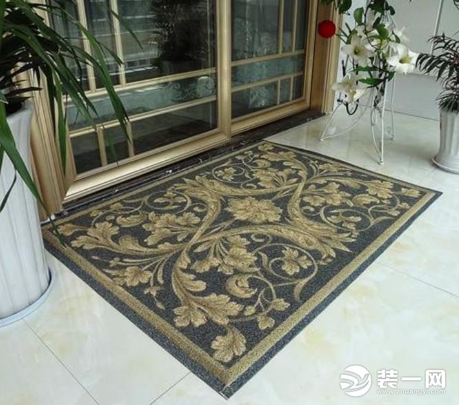 门口地垫什么颜色好门口地垫摆放风水禁忌有哪些