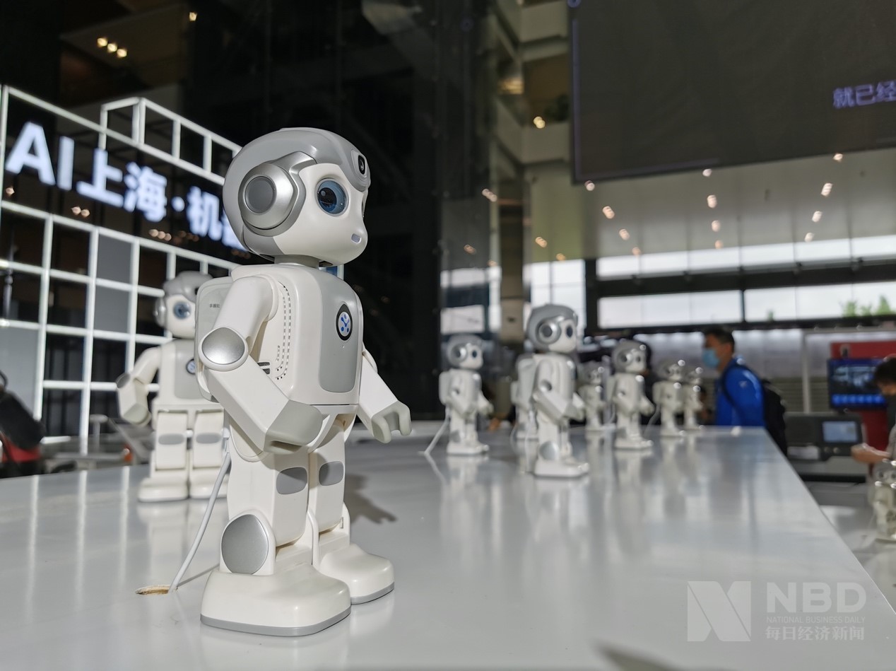 图集| 探营2020世界人工智能大会机器人矩阵展示区