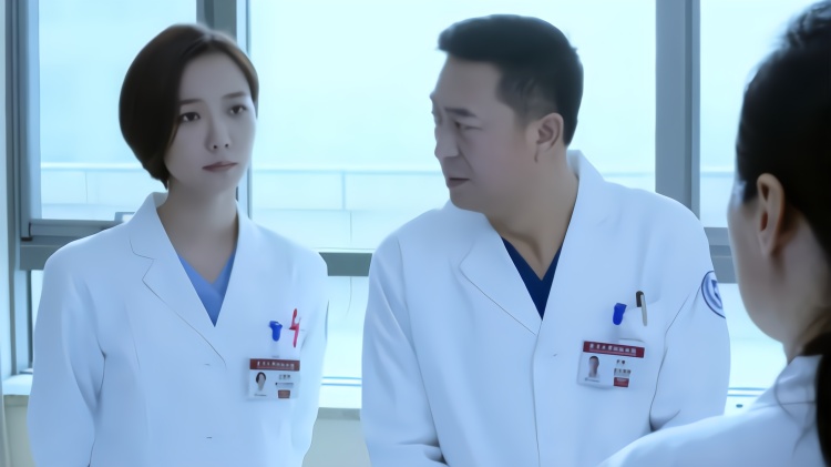 急诊科医生:女医生打了一通电话,不料警察立马隔离整图片