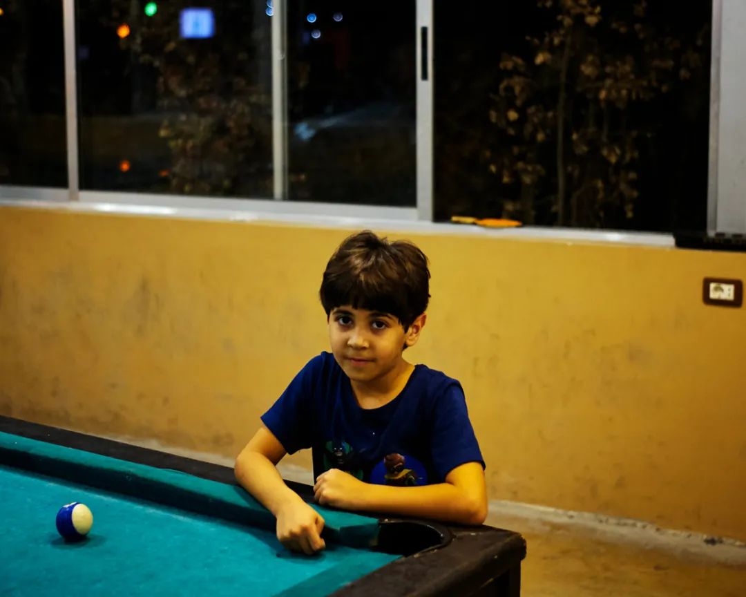 在叙利亚进入地下酒吧战争废墟和伊斯兰国控制区