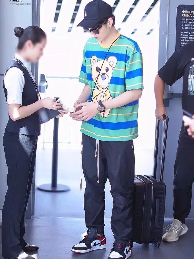 吴亦凡频频上脚的aj1 low,你真的了解吗?