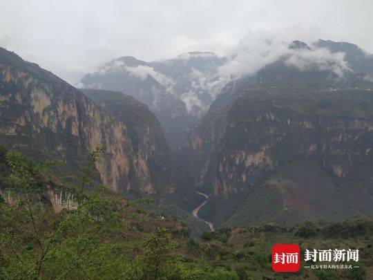 封面深度|阿布洛哈村和它的云端公路