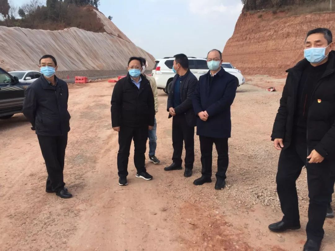 袁华兵深入中江小区,社区暗访督查
