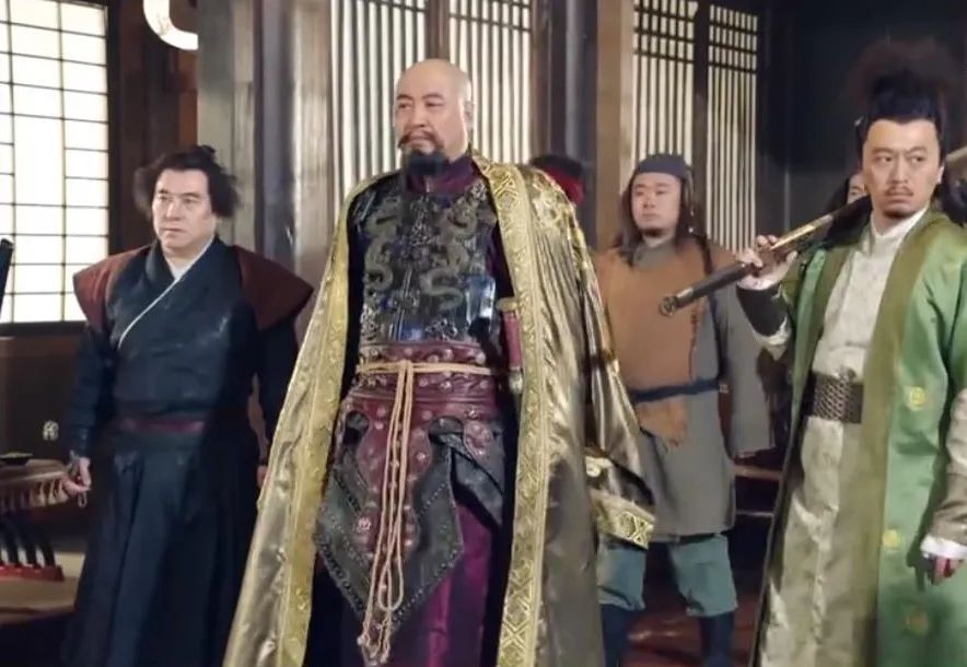 于是海盗团伙越来越多,后来他们侵入了大明东海岸,这就是明朝著名的倭