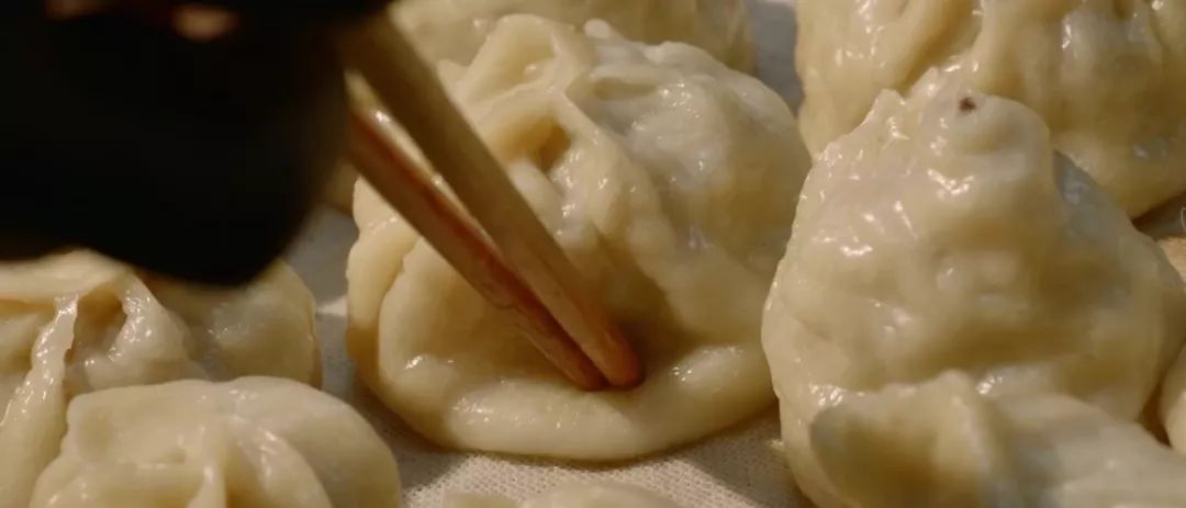 过年没回家的年轻人