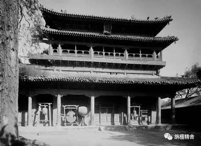 从中可以看到隆兴寺全景,大悲阁,御书楼,完整的广惠寺华塔.