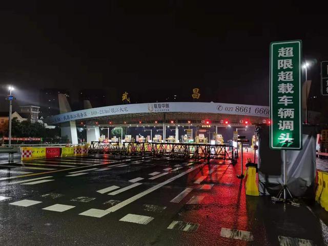 我们的记者在武汉，拍下一座空城