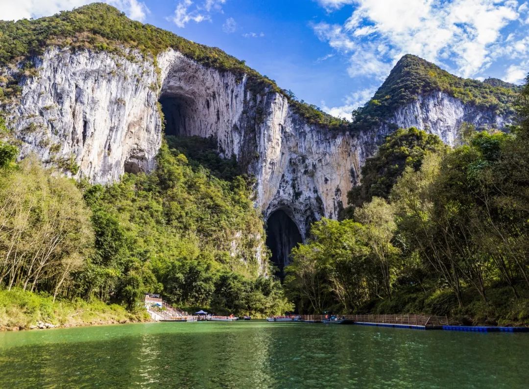 到格凸河风景名胜区 不能错过的除了这里旖旎的风景 纵横交错的洞穴