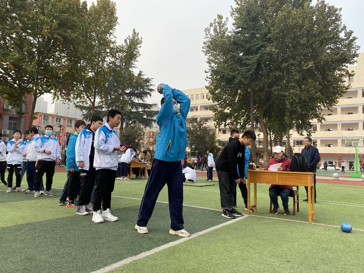 西安市秦川中学举行学生体质健康测试达标运动会