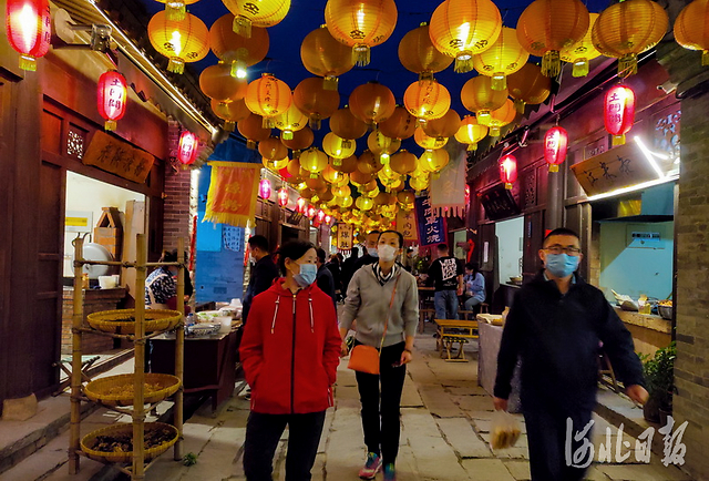 2020年4月18日,河北省石家庄市鹿泉区的土门关·驿道小镇张灯结彩迎接