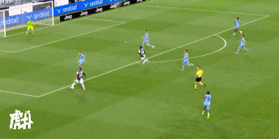 第54分钟,迪巴拉带球杀入禁区,将球传给c罗,后者面对空门推射破门,2-0