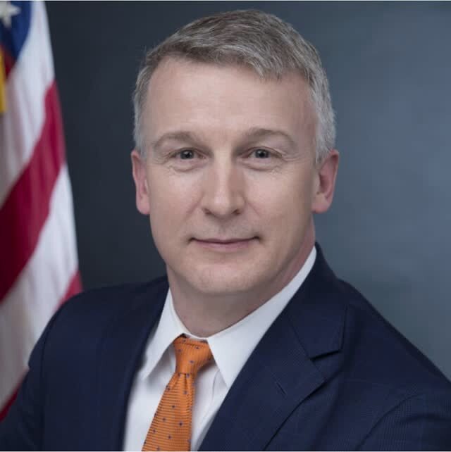 美被撤职“吹哨人”指控：政府轻视预警还打击报复