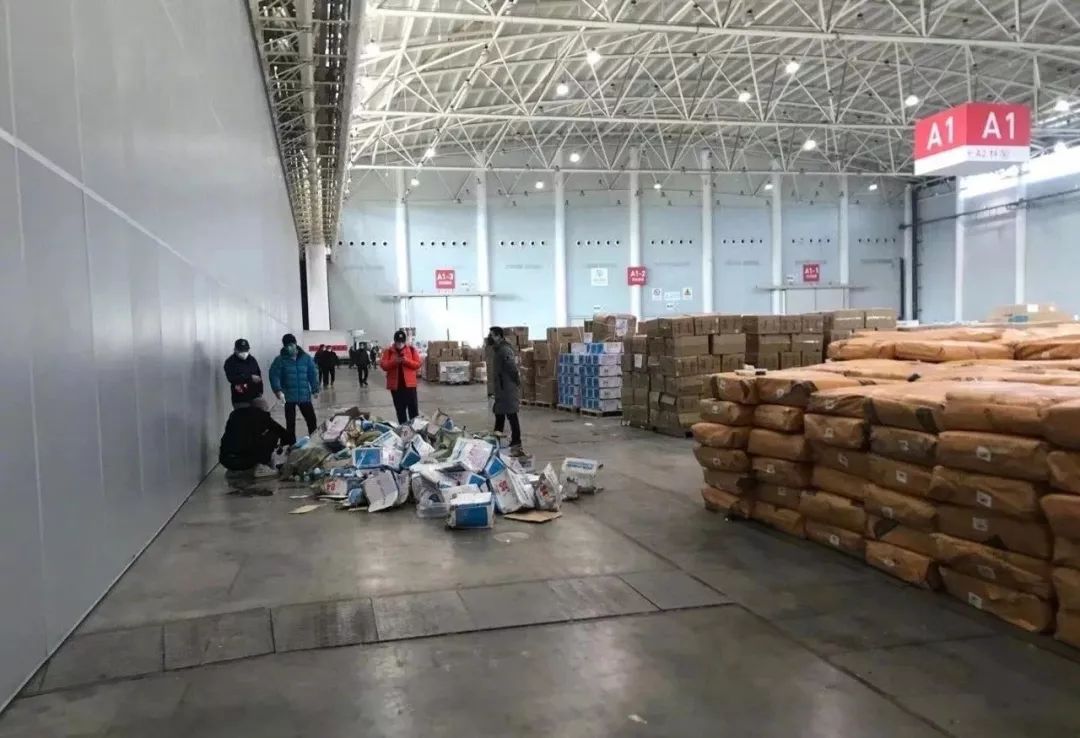 8架伊尔-76MD飞向武汉，我们自己的运-20在哪里