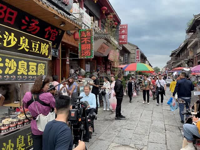 是什么让杜甫“破圈”？专访纪录片《杜甫》主持人