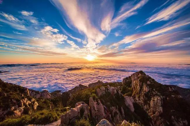 一看奇观 在泰山, 最绝美的风光 当属 "泰山日出"