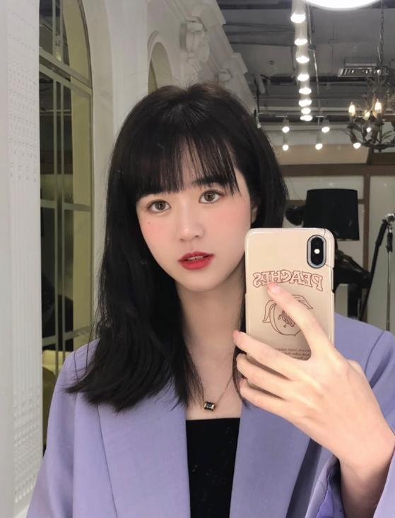 什么样的刘海显年轻又自然?避开"雷区",不仅显脸小还减龄