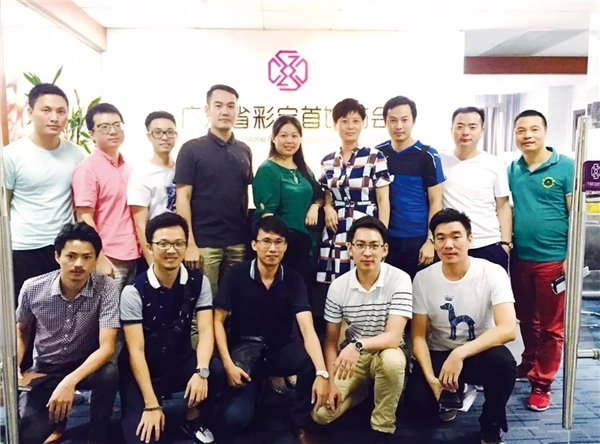 生活在香港的衍泷先生是一位中华传统文化弘扬者,所创建的泰缘妙佛堂