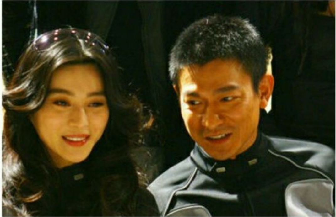 《爱情梦幻号》,是一部轻松无脑恋爱片,瞿颖是女二,身份也是刘德华的