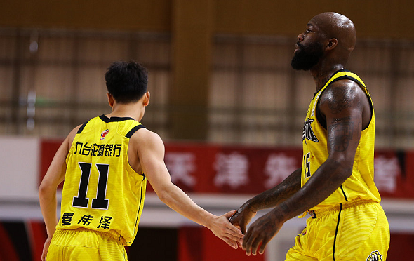 37+16+10+3!琼斯总分超越王仕鹏,带队拒绝逆转击败天津(最新发布)