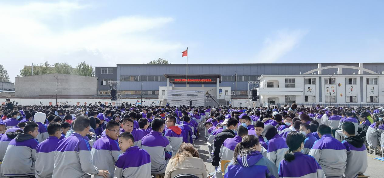 3500名师生同唱古诗词 刘尊走进涿州实验中学__凤凰网