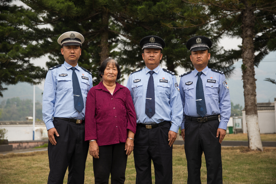 先后牺牲在禁毒前线的云南警察父子:一家27年中秋从未完整团圆过